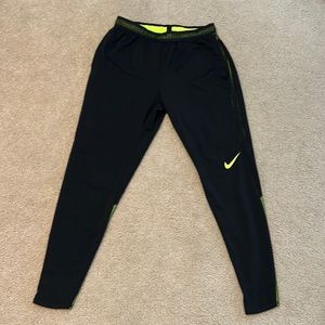 Black Nike dry fit joggers